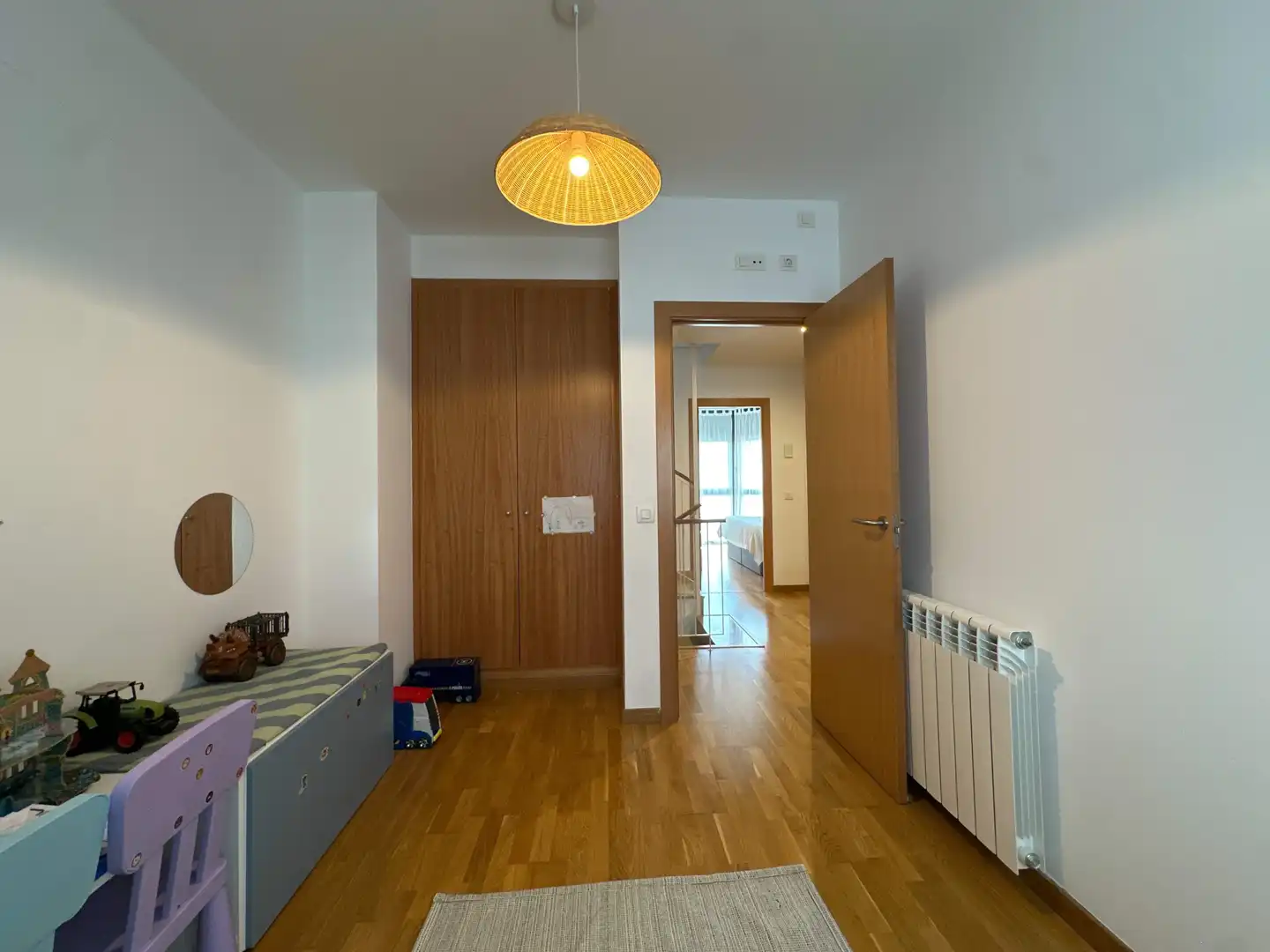 Einfamilien-Reihenhaus zum Verkauf in Sant Esteve Sesrovires mit Klimaanlage, Heizung und Privatgarten