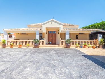 Casa con piscina en venta en N/A