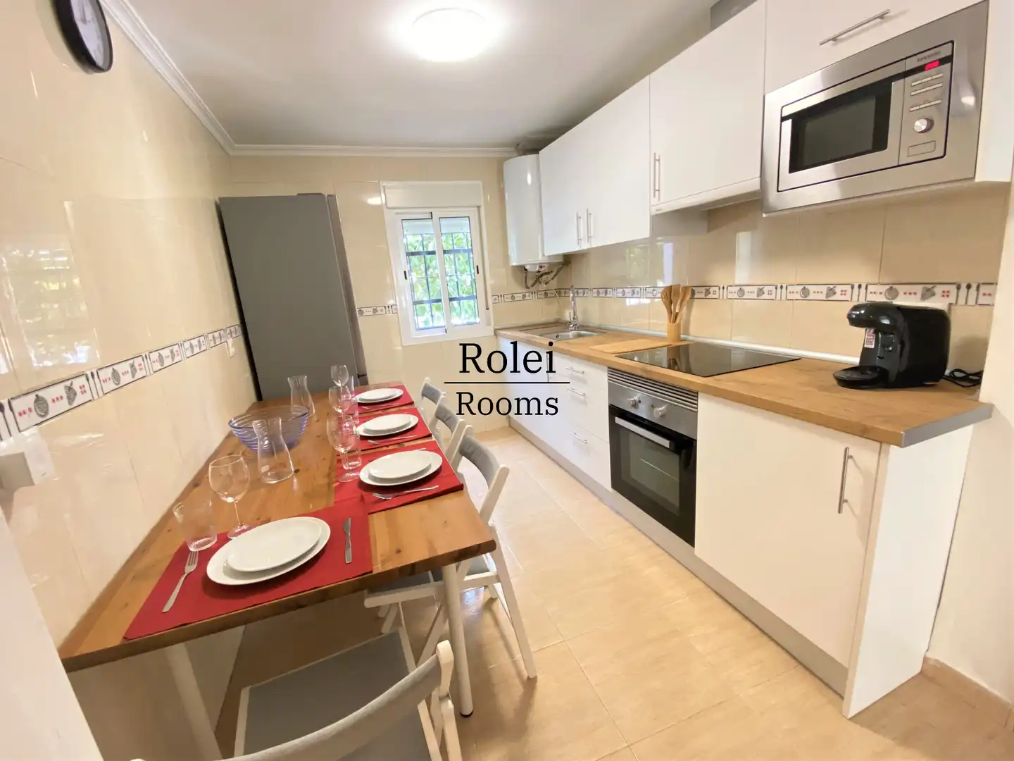 Cocina de Piso para compartir en Sevilla con Aire acondicionado, Calefacción y Amueblado