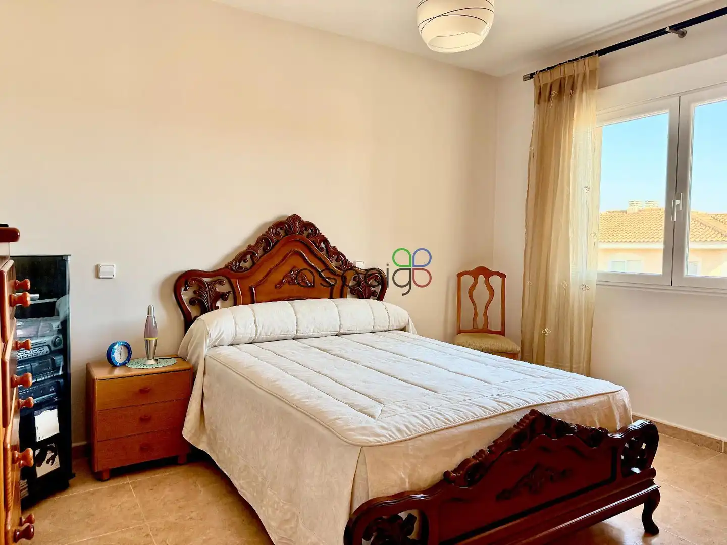 Habitación de Casa adosada en venta en Cabanillas del Campo con Aire acondicionado, Calefacción y Jardín privado