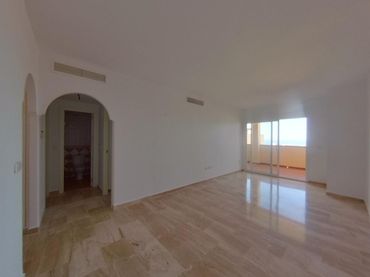 Pis amb ascensor en venda a Urb Paraíso Riviera