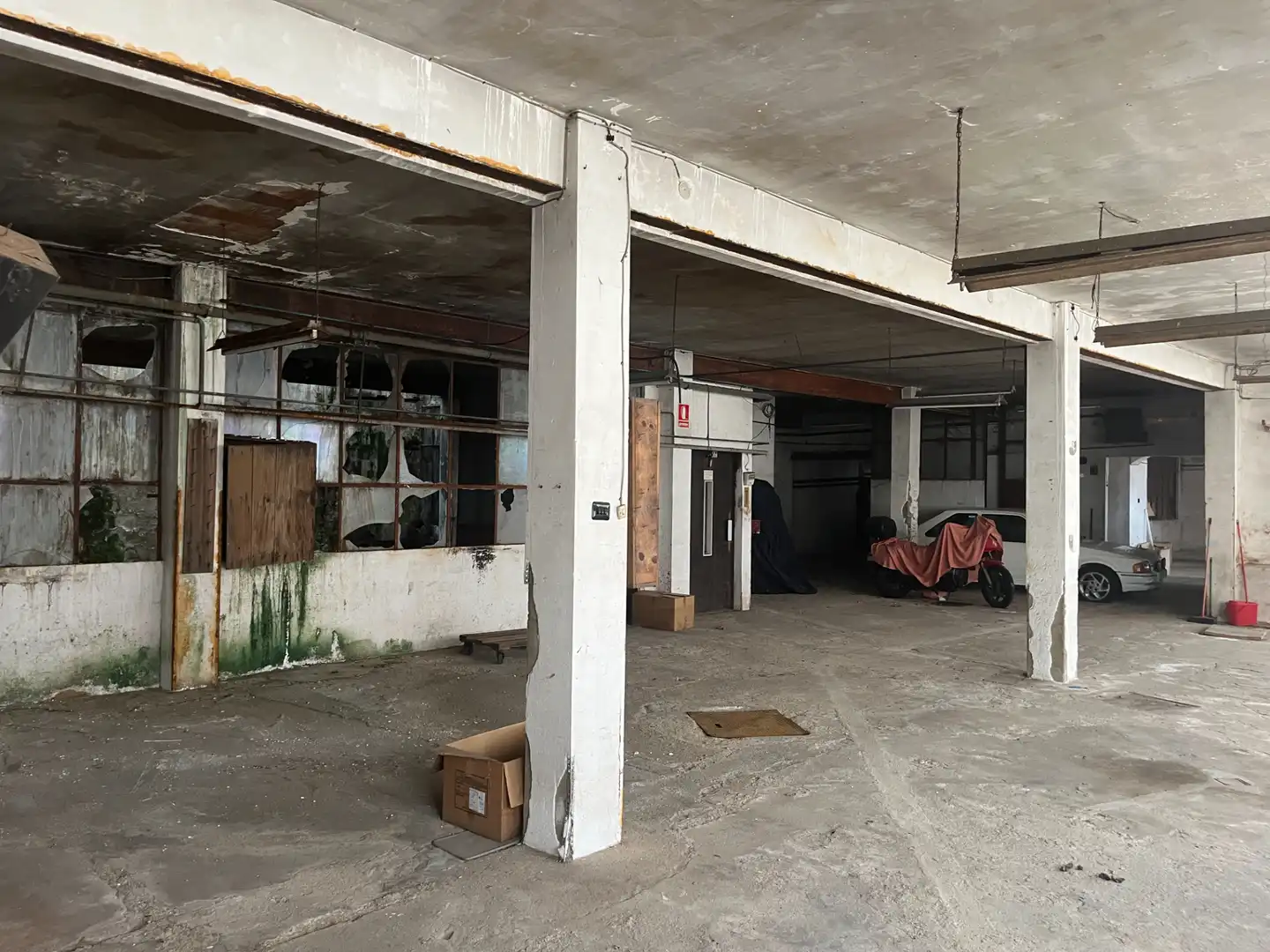 Industrial building with lift for sale in Carrer Joan Serras, imagen 21