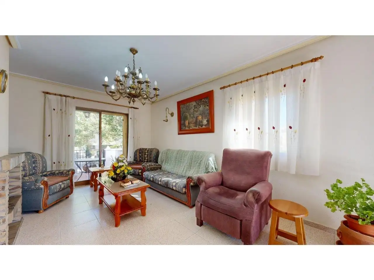 Sala de estar de Casa adosada en venta en Torrent con Aire acondicionado, Calefacción y Jardín privado
