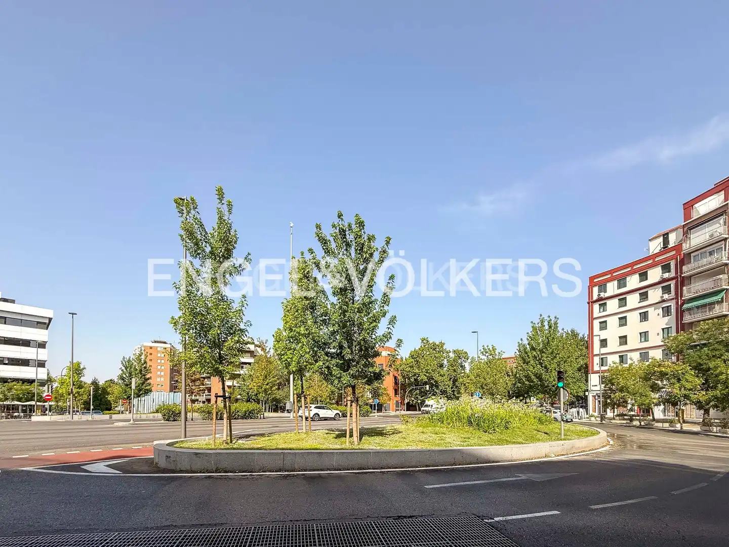 Vista exterior de Piso en venta en Madrid con Calefacción y Parquet