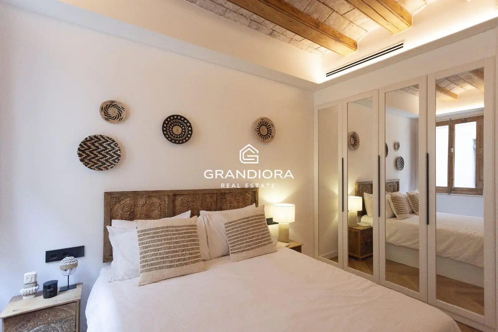Bedroom of Flat for rent in Barcelona  with Air Conditioner