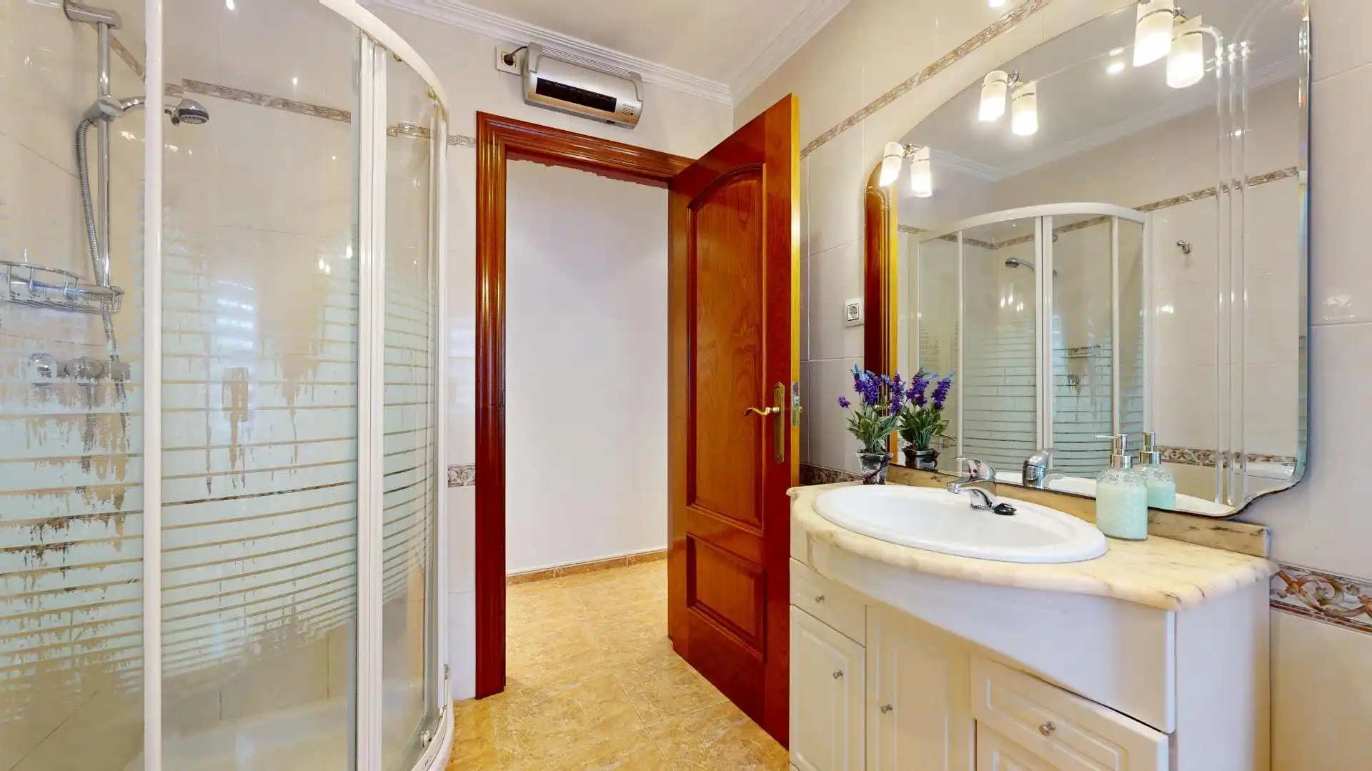Badezimmer von Wohnung zum Verkauf in San Pedro del Pinatar mit Klimaanlage, Terrasse und Möbliert