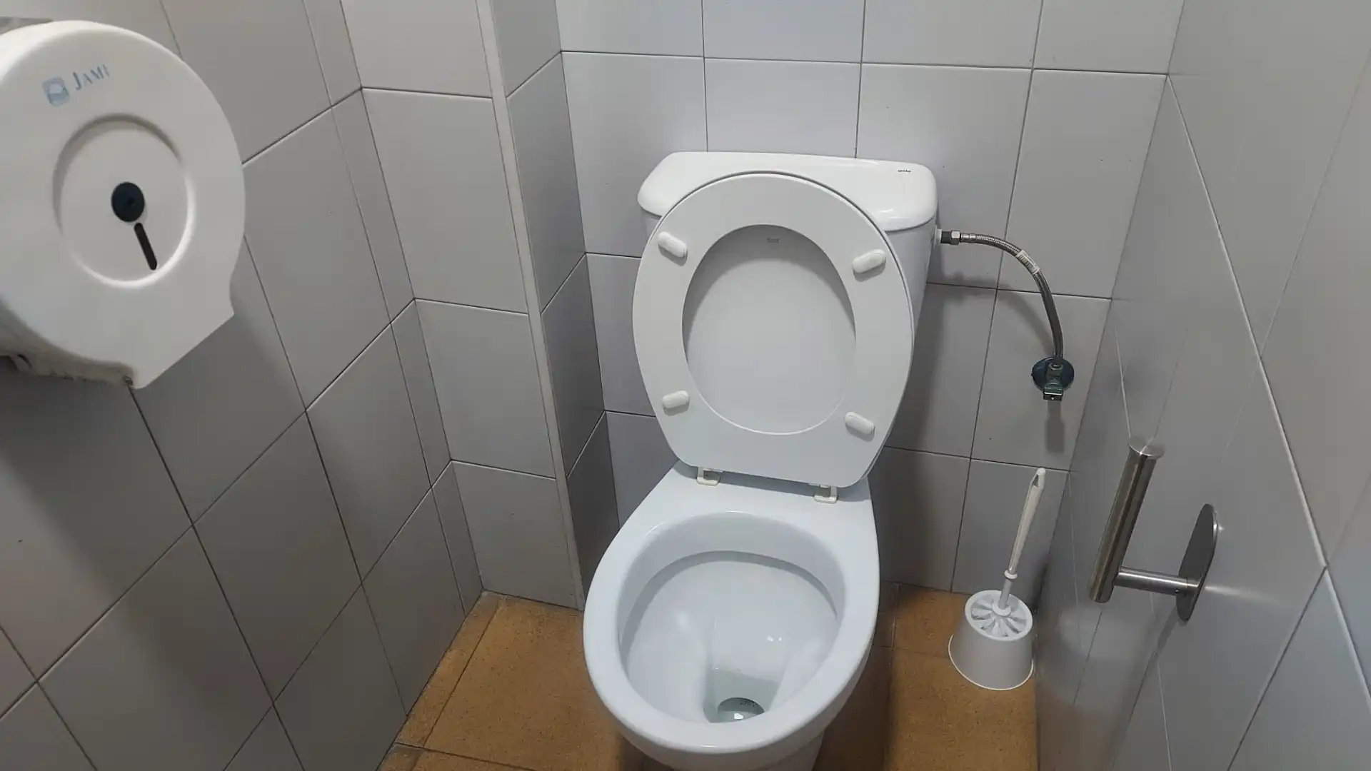 Baño de Nave industrial de alquiler en Algeciras