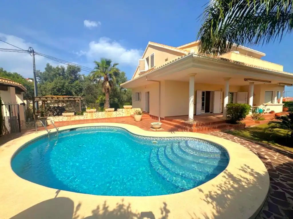 Piscina de Casa o chalet en venta en Dénia con Aire acondicionado, Jardín privado y Terraza