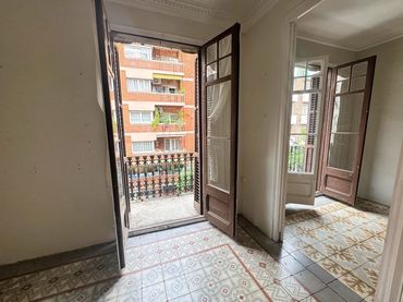 Wohnung mit Balkon zum Verkauf in Avinguda de la República Argentina