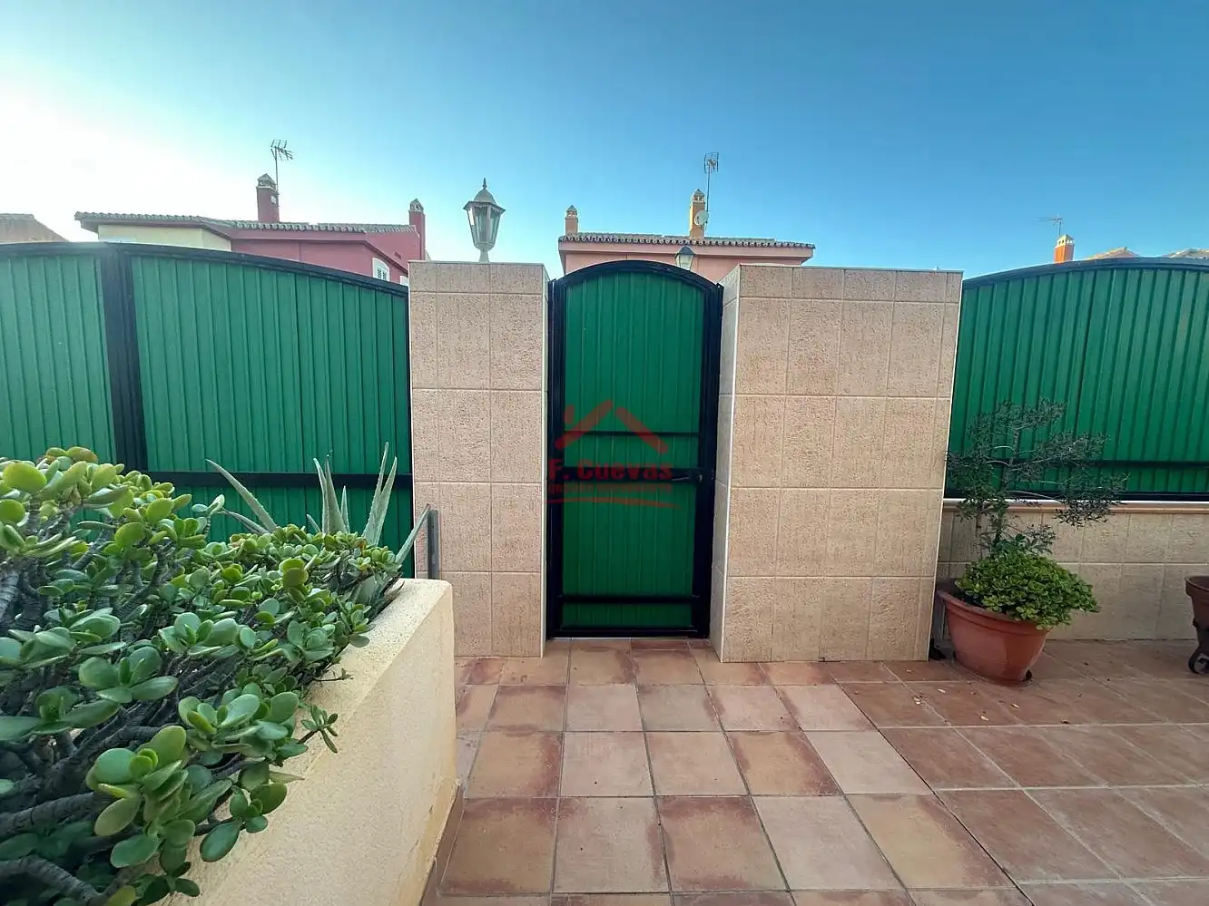 Vista exterior de Casa o xalet en venda en Vélez-Málaga amb Aire condicionat, Calefacció i Terrassa