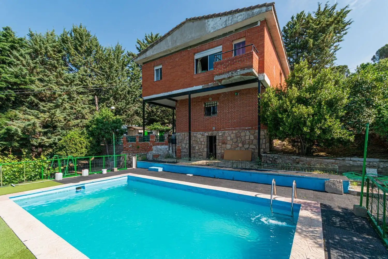 Piscina de Casa o chalet en venta en Robledo de Chavela