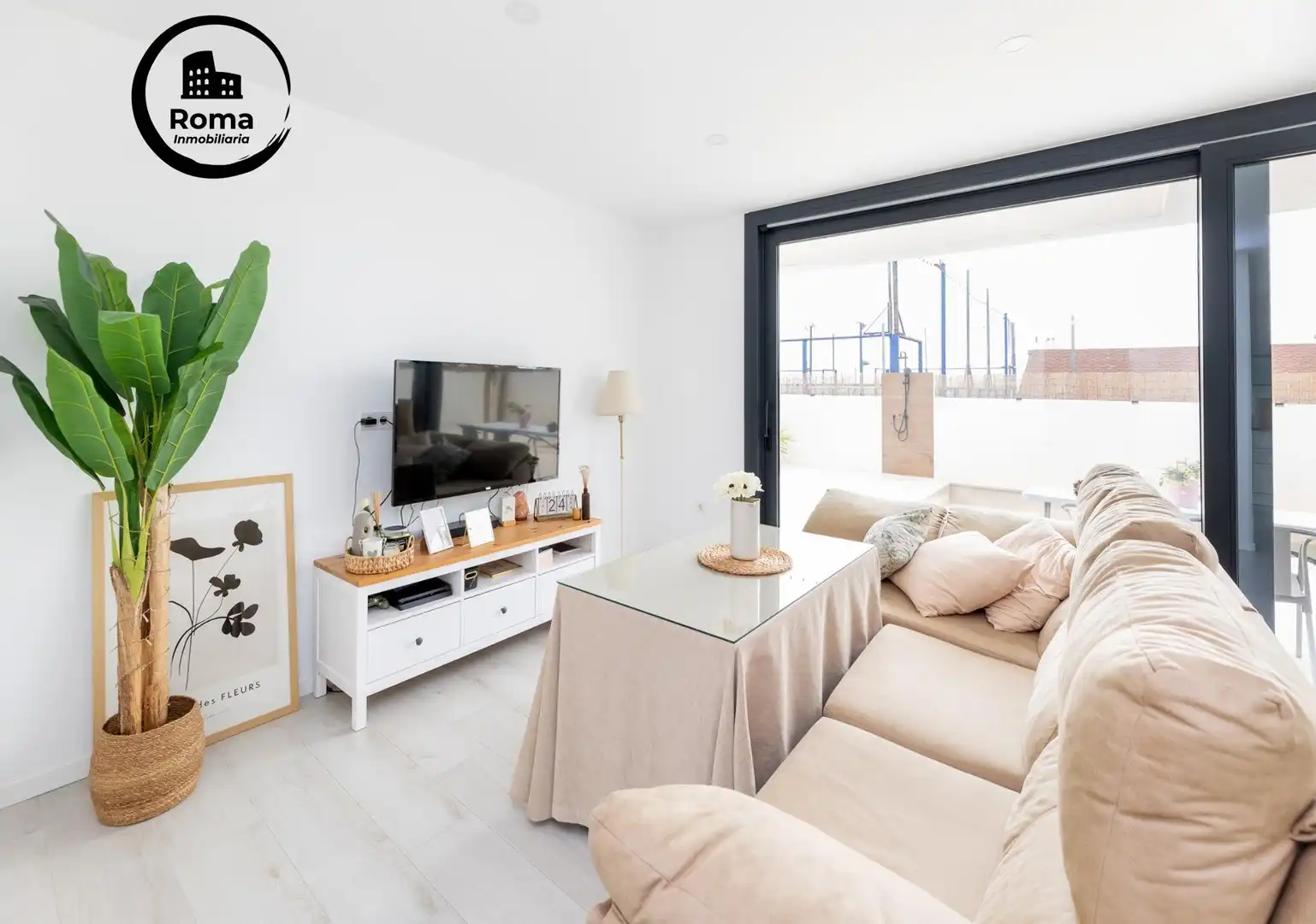 Sala d'estar de Casa o xalet en venda en La Zubia amb Terrassa i Piscina