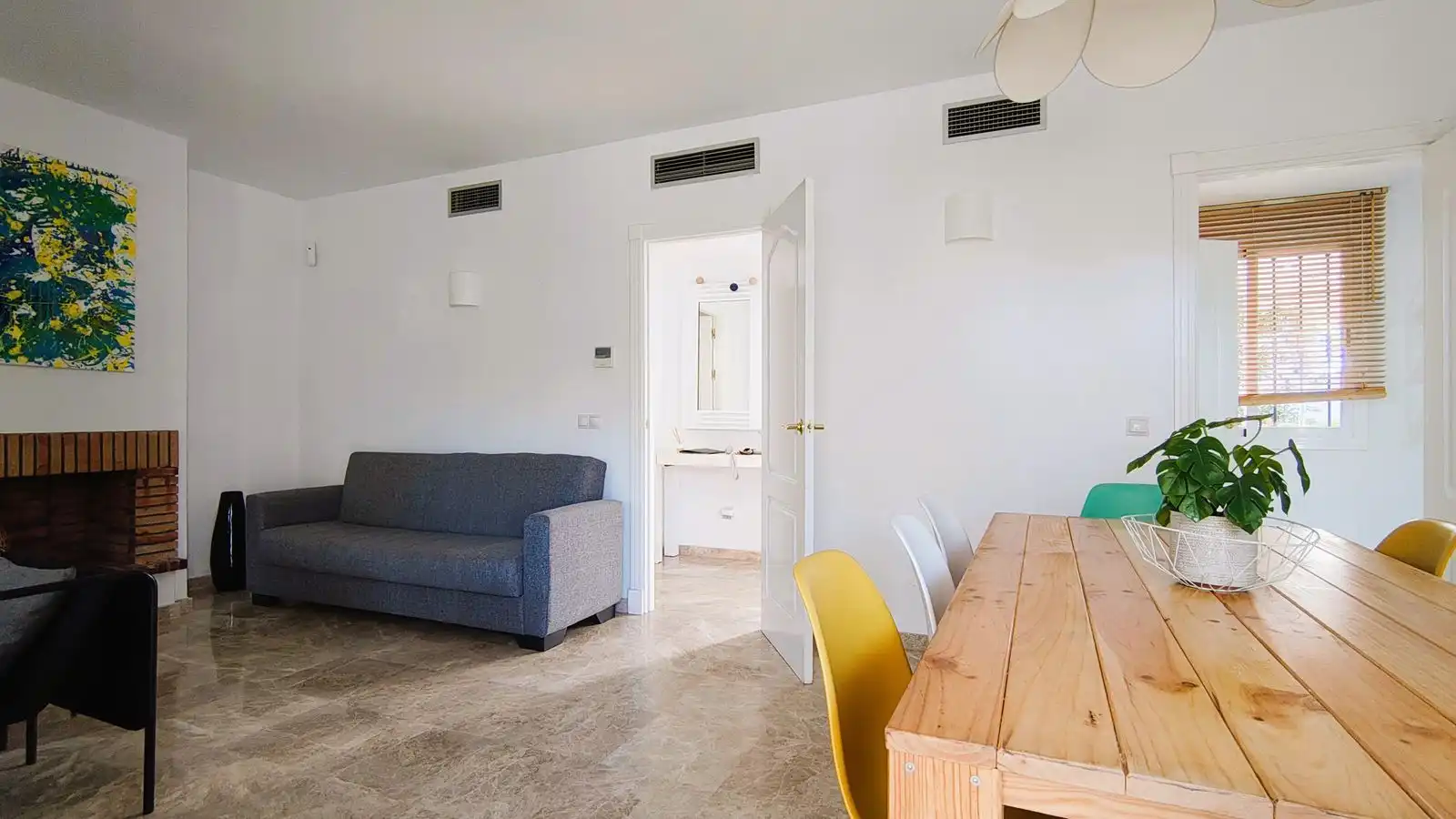 Sala d'estar de Pis en venda en Marbella amb Aire condicionat, Terrassa i Moblat