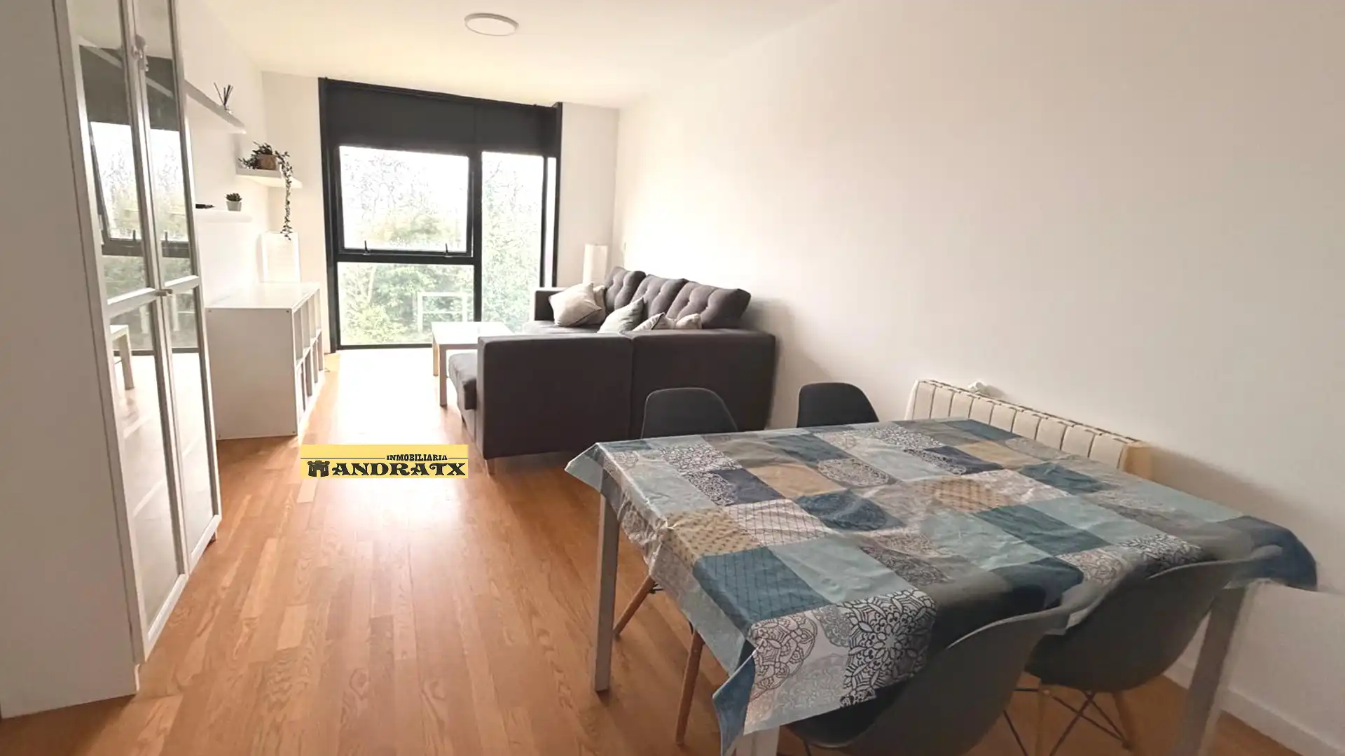 Wohnzimmer von Wohnung zur Miete in Ares mit Heizung, Privatgarten und Schwimmbad