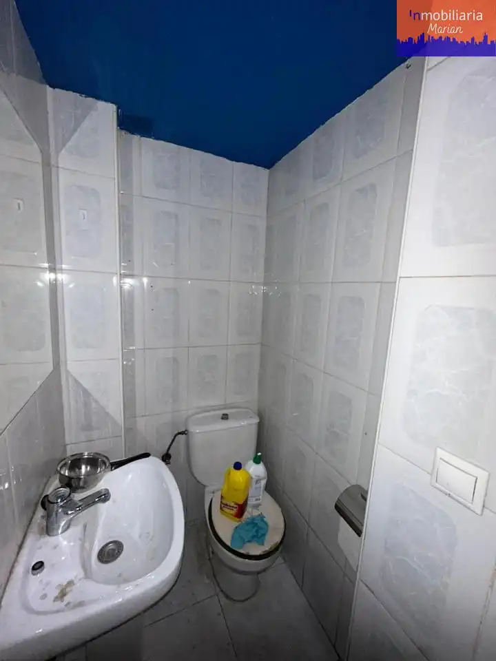 Baño de Local en venta en Aranda de Duero