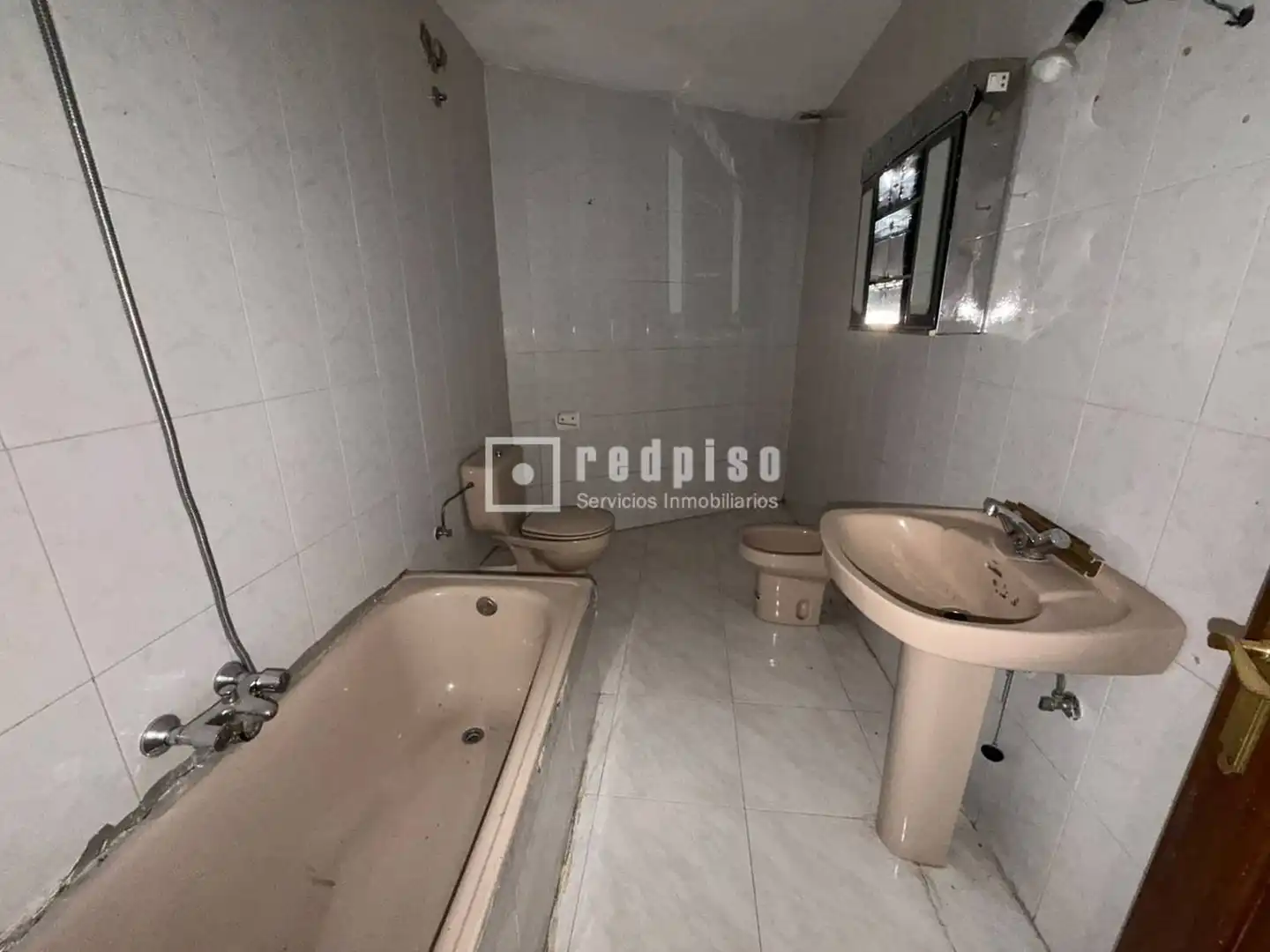 Baño de Piso en venta en Valdemorillo con Calefacción y Terraza