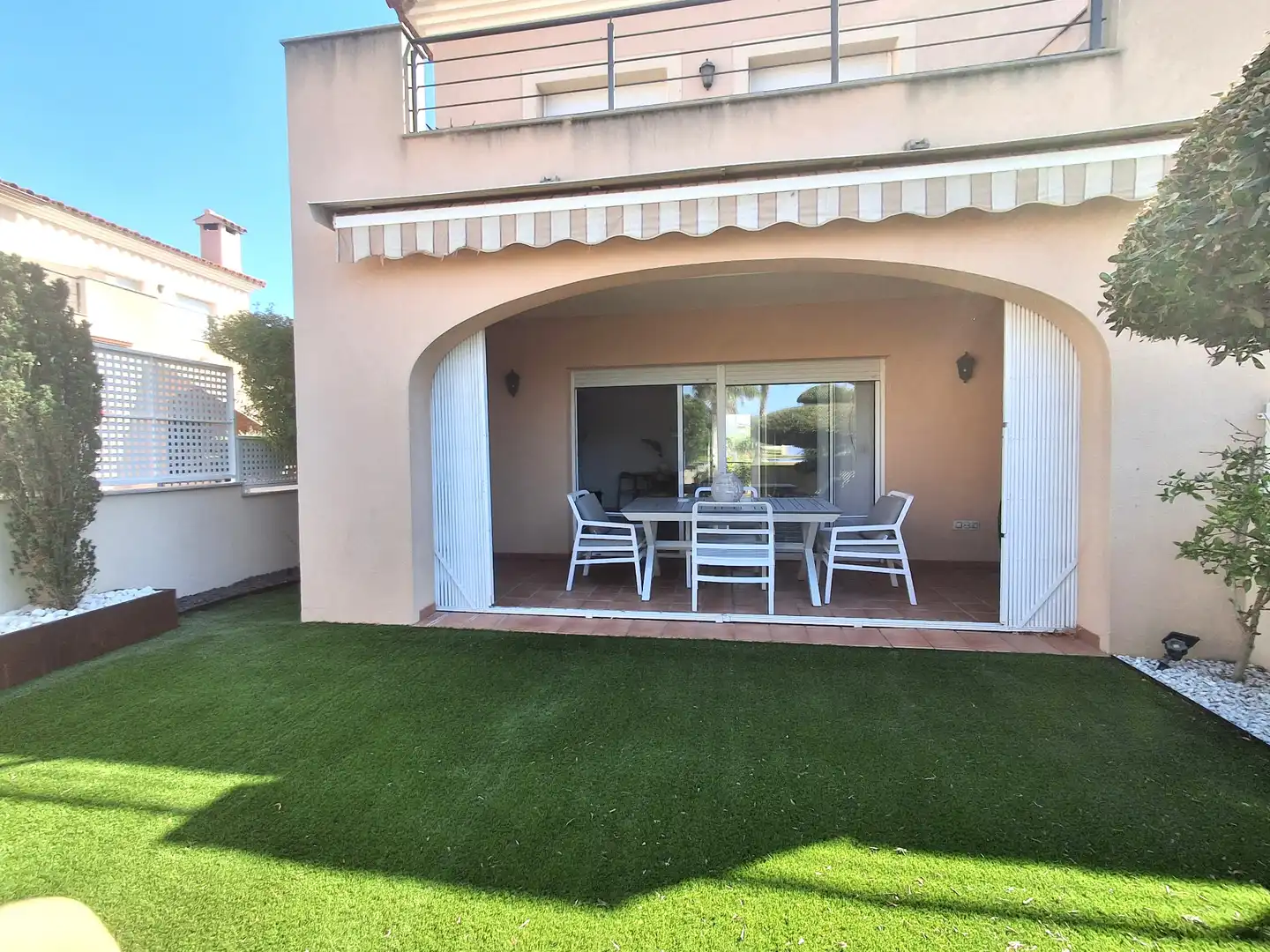 Terrassa de Casa adosada en venda en Mont-roig del Camp amb Aire condicionat, Jardí privat i Terrassa