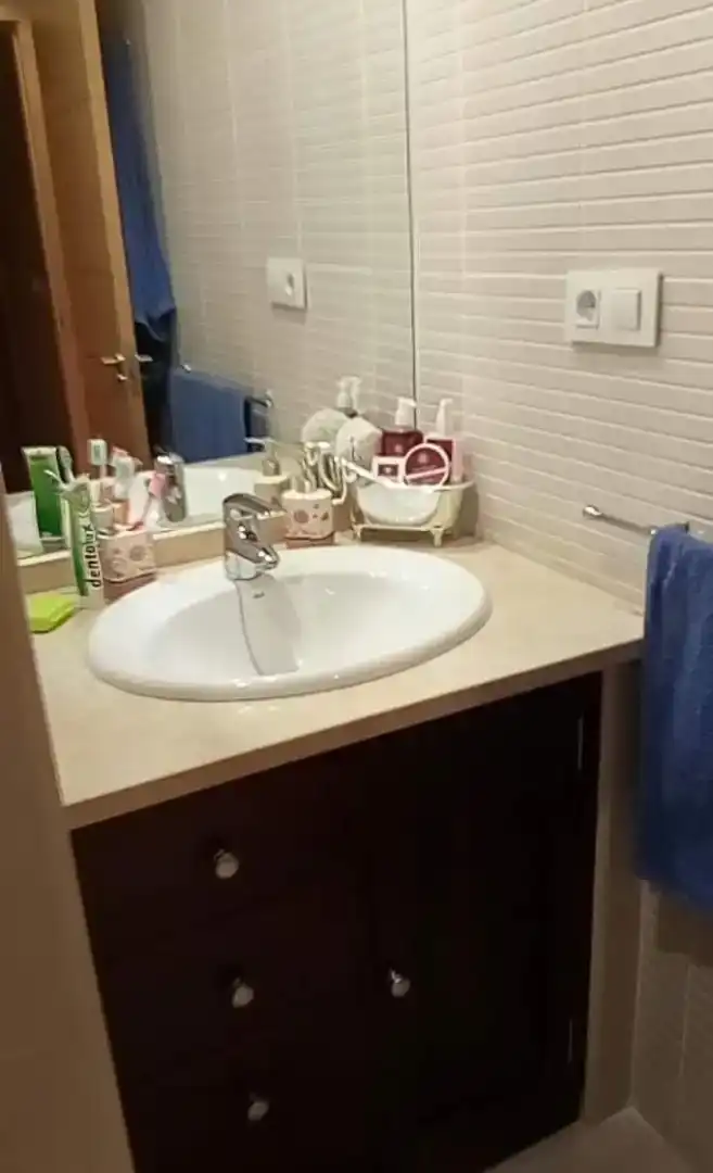Badezimmer von Wohnung zur Miete in Carmona mit Klimaanlage