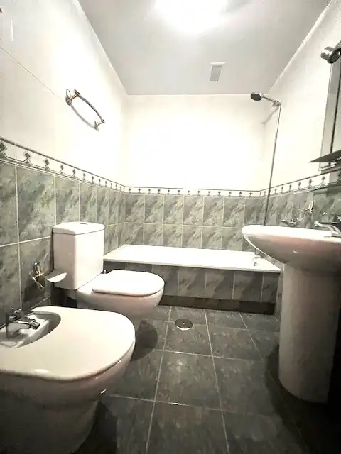 Bathroom of Flat for sale in A Coruña Capital   with Heating, Parquet flooring and Storage room