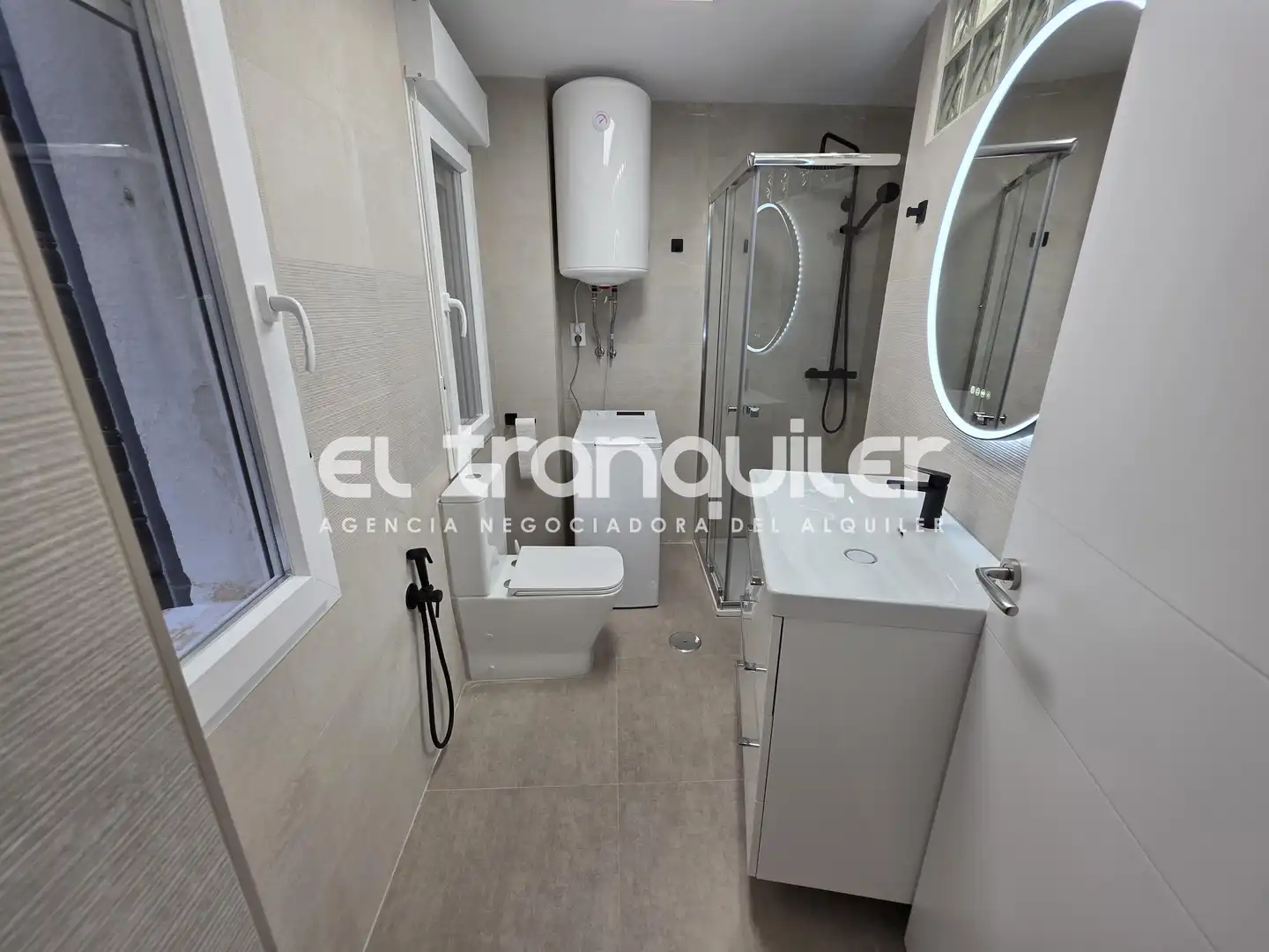 Badezimmer von Wohnung zur Miete in Madrid mit Klimaanlage, Terrasse und Möbliert