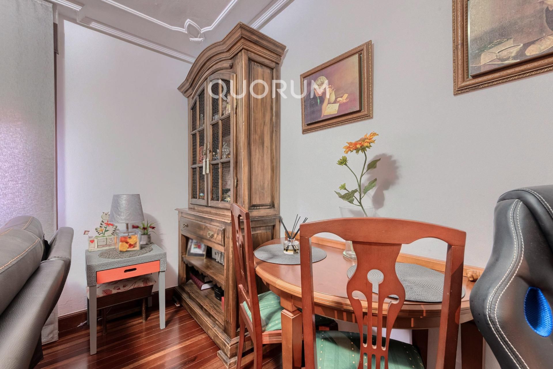 Menjador de Pis en venda en Basauri  amb Calefacció