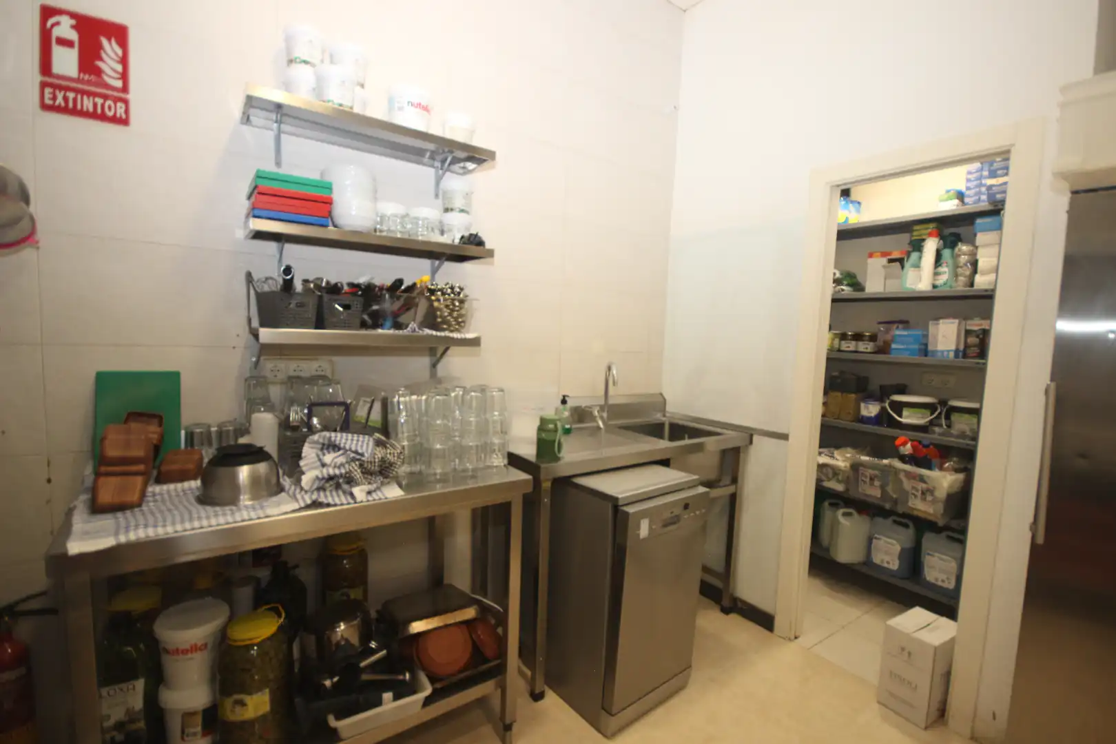 Cuina de Local en venda en Marbella amb Moblat