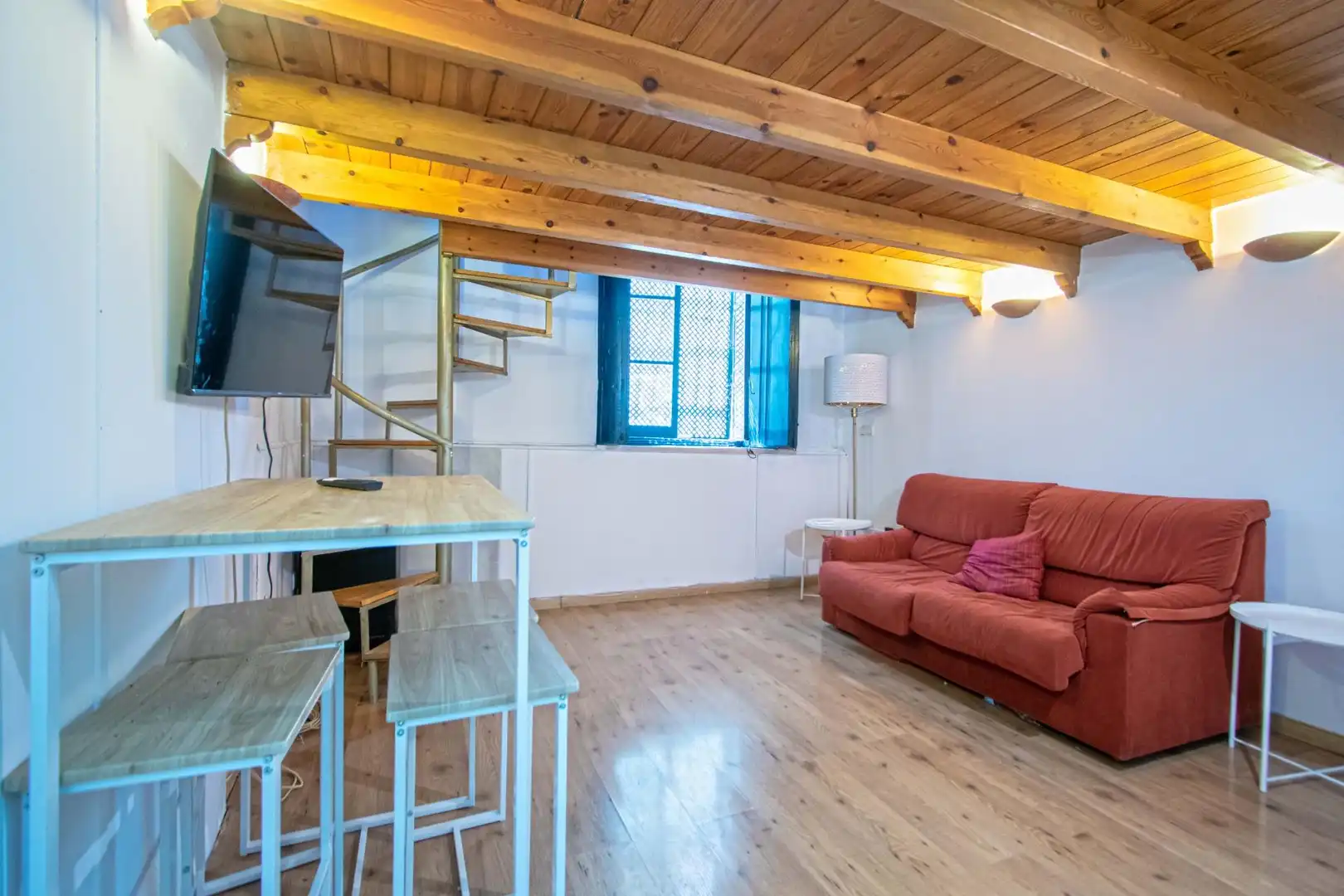 Apartamento de alquiler en Sevilla con Aire acondicionado y Amueblado