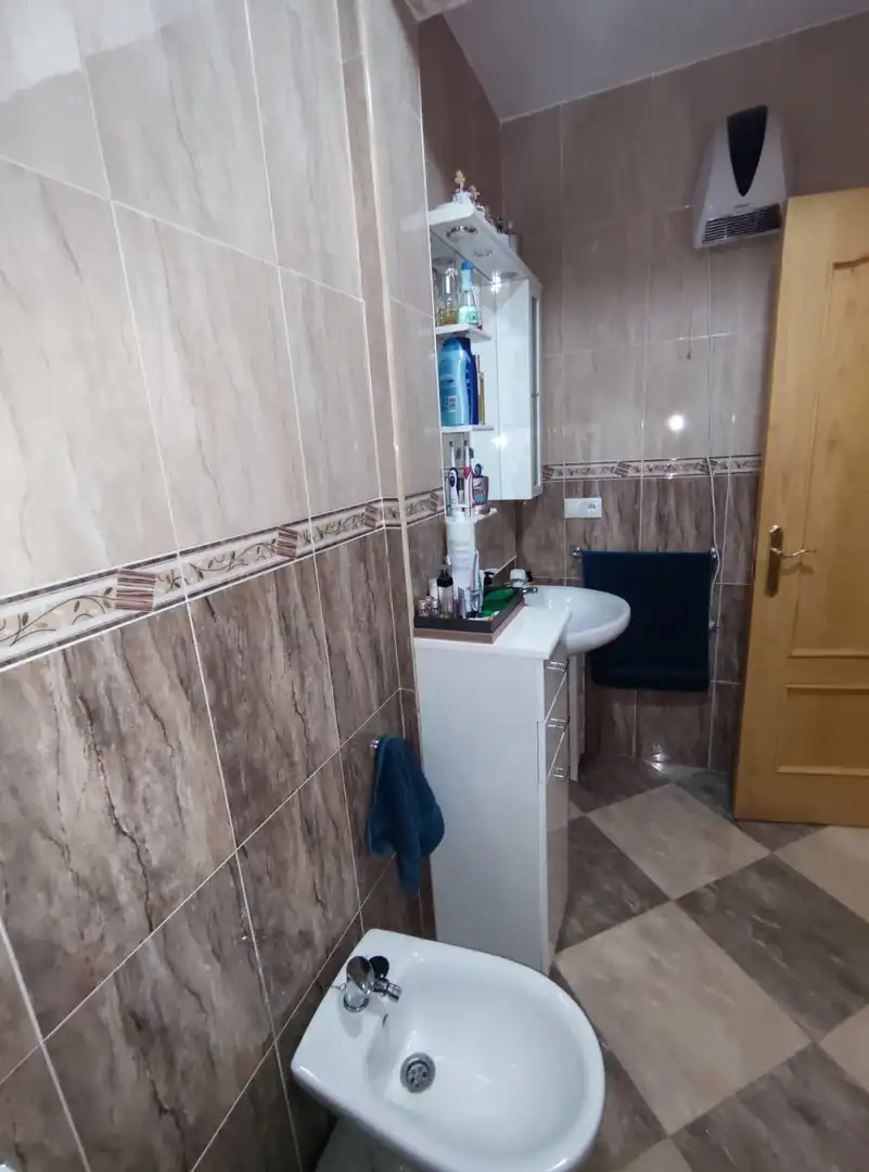 Bathroom of Houses for sale in Cabra del Santo Cristo  with Air Conditioner, Heating and Terrace