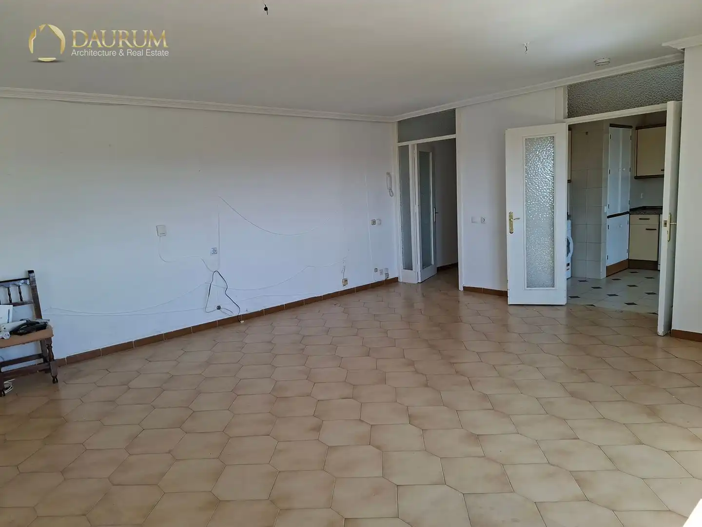 Living room of Flat for sale in Sevilla  with Air Conditioner, Heating and Terrace
