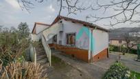 Vista exterior de Casa o xalet en venda en Langreo amb Calefacció i Jardí privat
