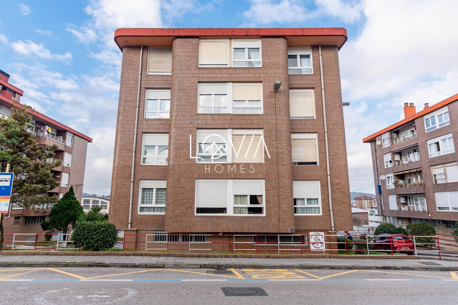 Vista exterior de Piso en venta en Torrelavega  con Terraza y Trastero