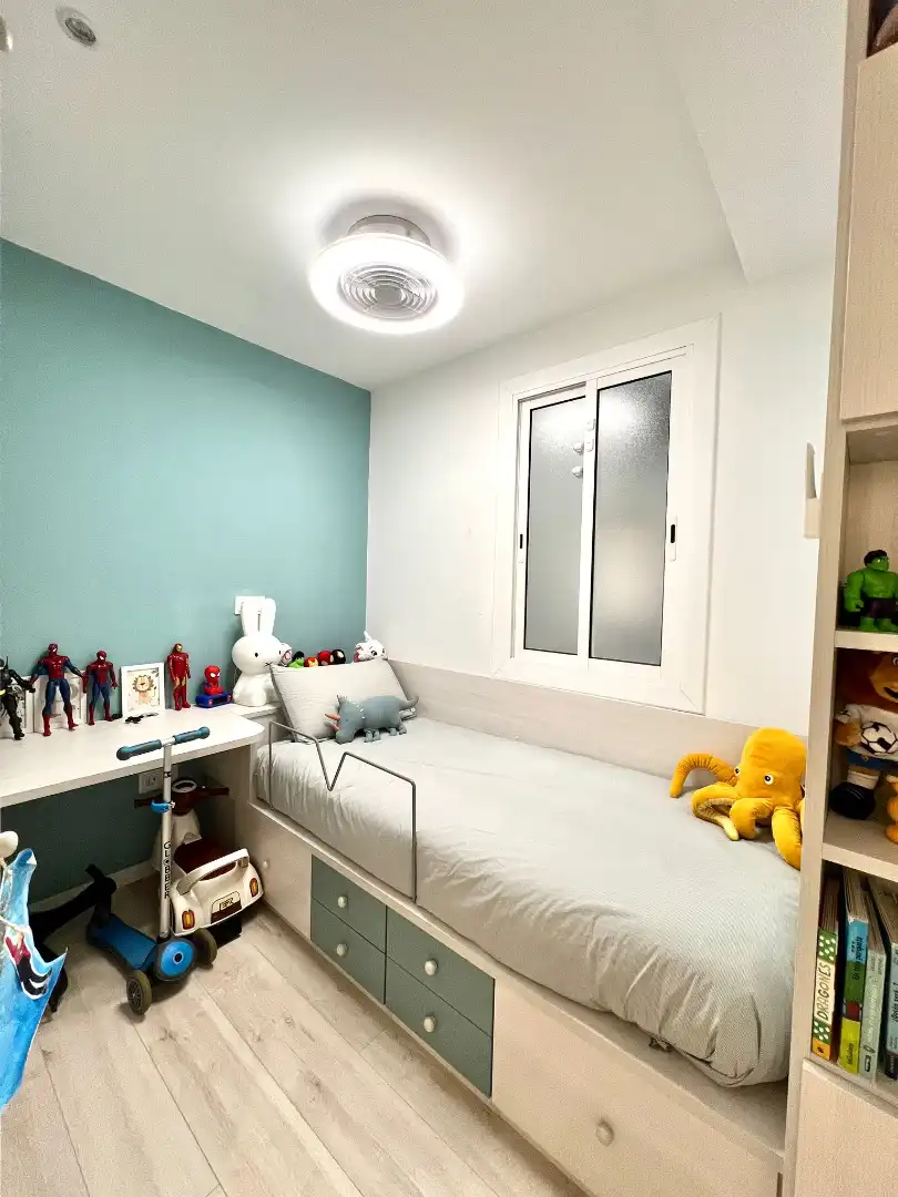 Schlafzimmer von Wohnung zum Verkauf in Barcelona mit Heizung, Parkett und Balkon