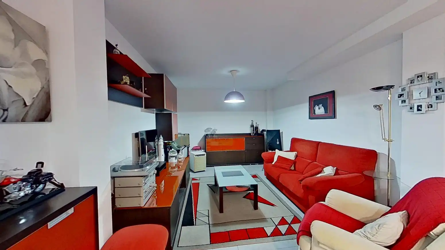 Sala d'estar de Casa o xalet en venda en Santander amb Terrassa i Moblat