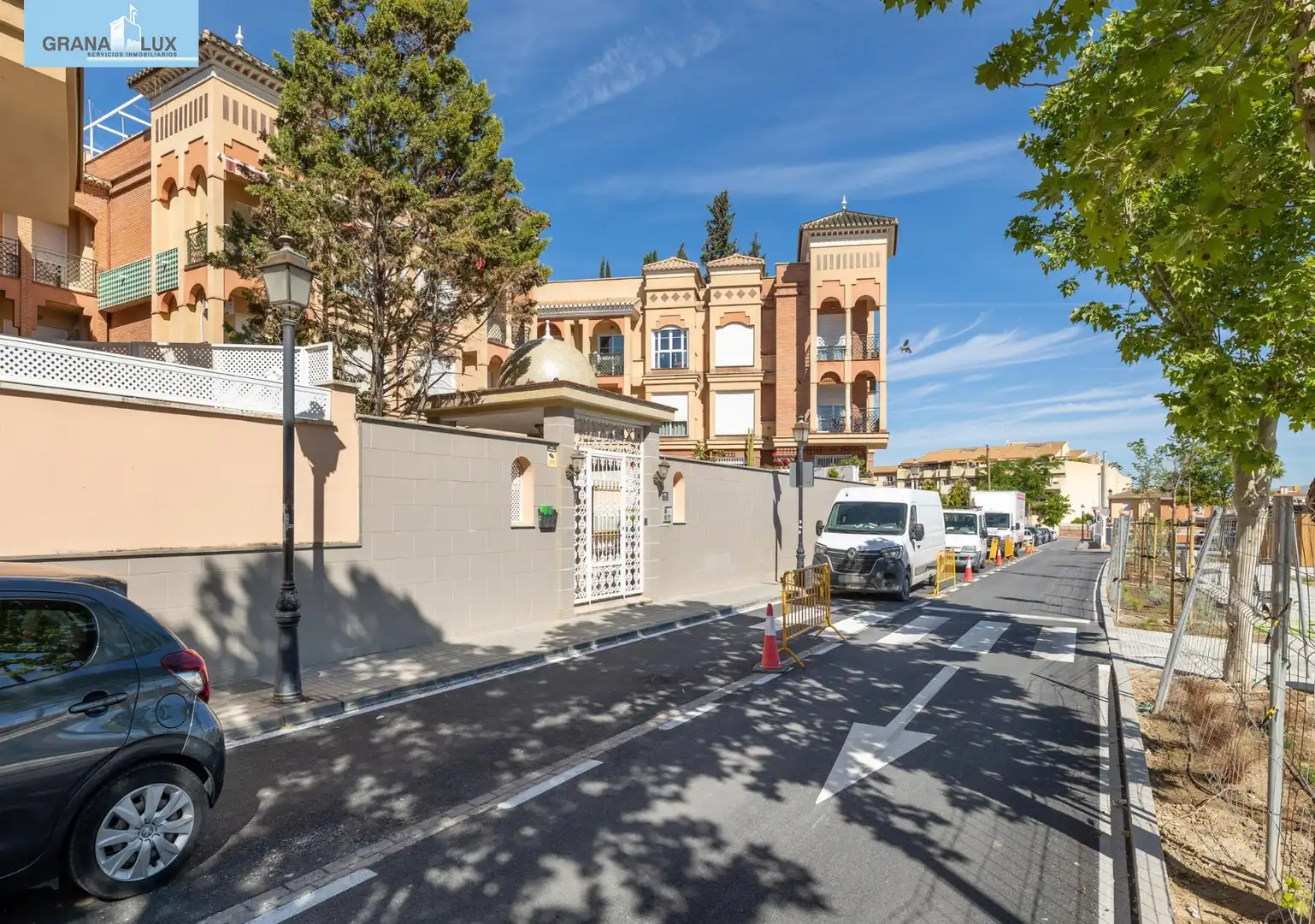 Außenansicht von Wohnung zum Verkauf in Las Gabias mit Terrasse, Abstellraum und Gemeinschaftspool
