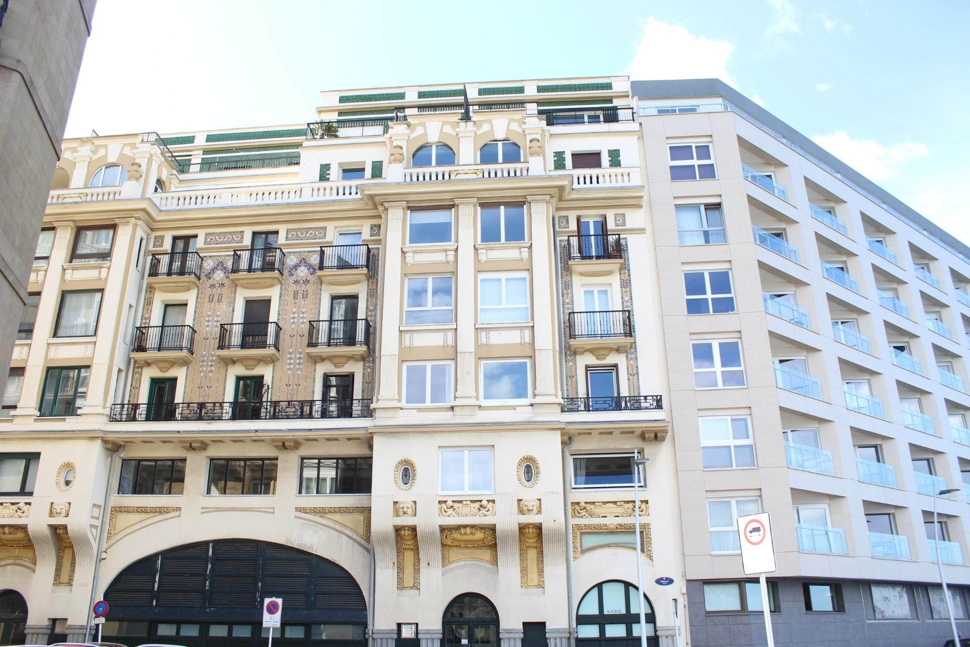 Vista exterior de Pis en venda en Donostia - San Sebastián  amb Calefacció, Parquet i Traster