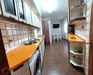 Cuina de Pis en venda en Miranda de Ebro amb Calefacció, Parquet i Terrassa
