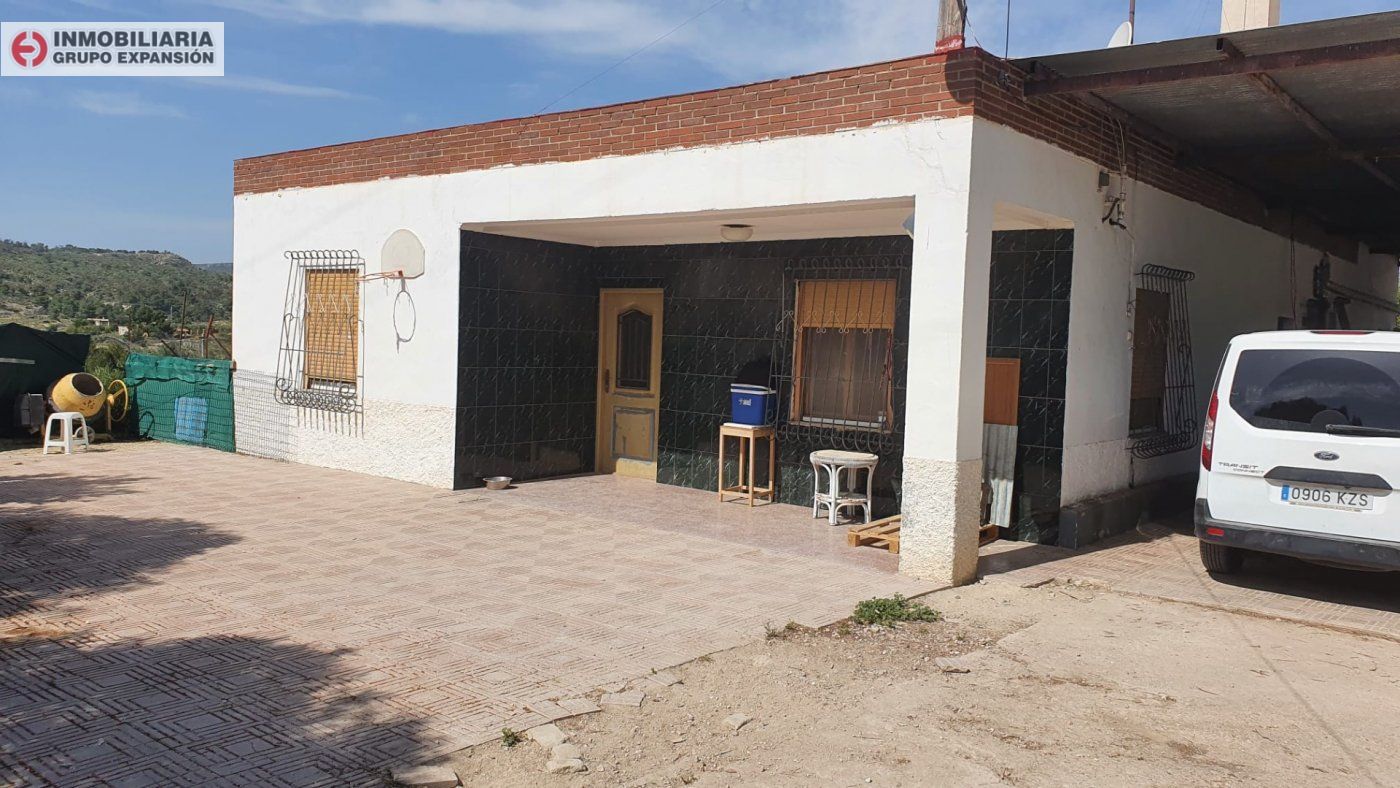 Vista exterior de Casa o xalet en venda en Aspe amb Terrassa, Traster i Piscina