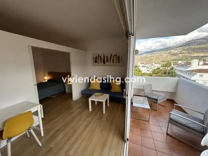 Vista exterior de Piso de alquiler en Puerto de la Cruz con Parquet, Terraza y Amueblado