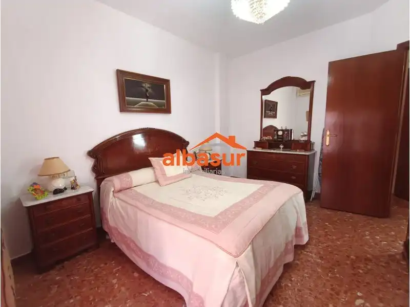 Dormitori de Casa o xalet en venda en Córdoba amb Aire condicionat, Calefacció i Moblat