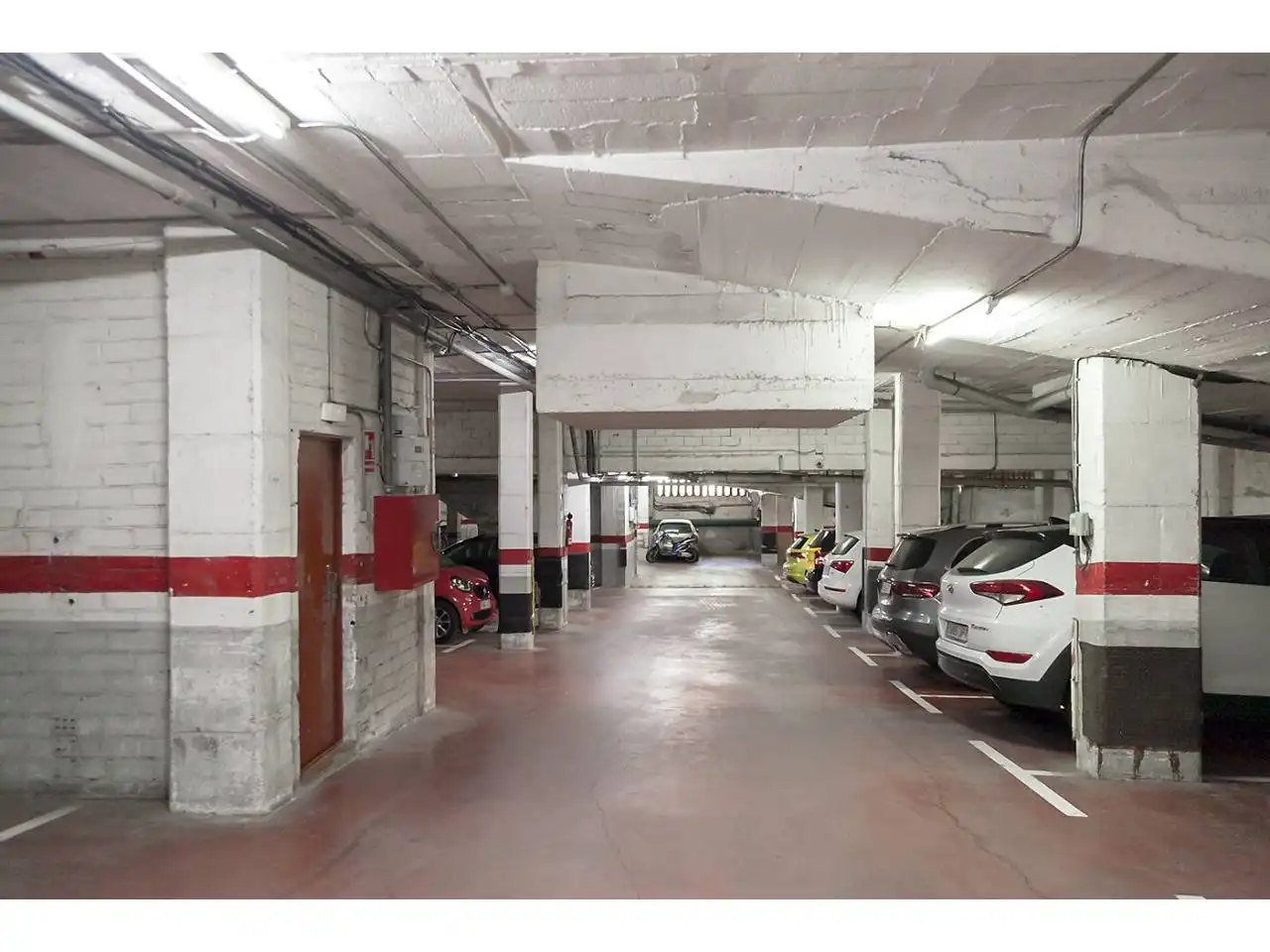 Parking de Piso en venta en Sant Joan Despí con Calefacción y Terraza