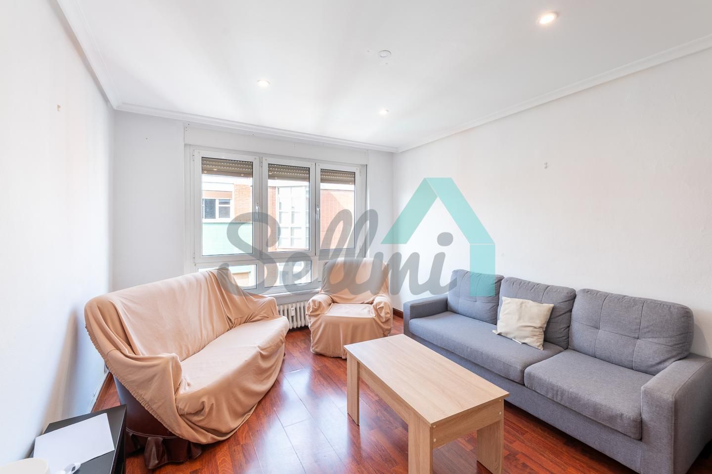 Sala de estar de Piso en venta en Oviedo  con Calefacción