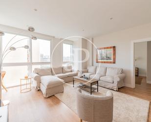 Living room of Flat to rent in  Madrid Capital  with Air Conditioner, Heating and Furnished