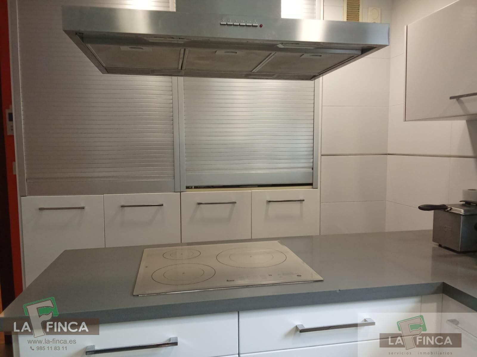 Cuina de Pis en venda en Gijón  amb Calefacció