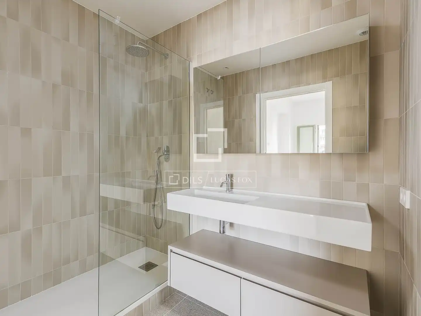 Bathroom of Flat for sale in Barcelona  with Air Conditioner, Heating and Parquet flooring
