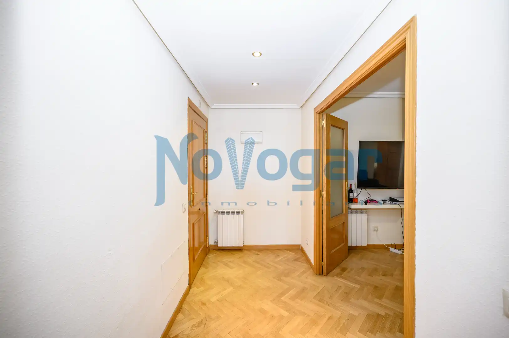 Flat for sale in Madrid  with Air Conditioner, Heating and Community pool