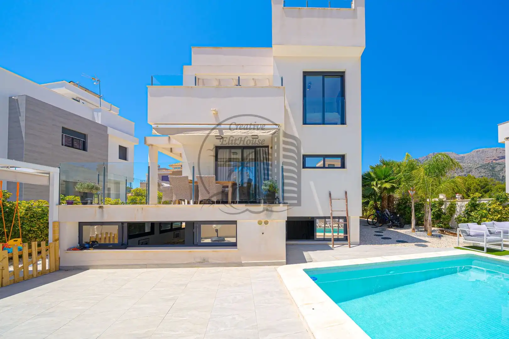 Vista exterior de Casa o chalet en venta en La Nucia con Jardín privado y Piscina