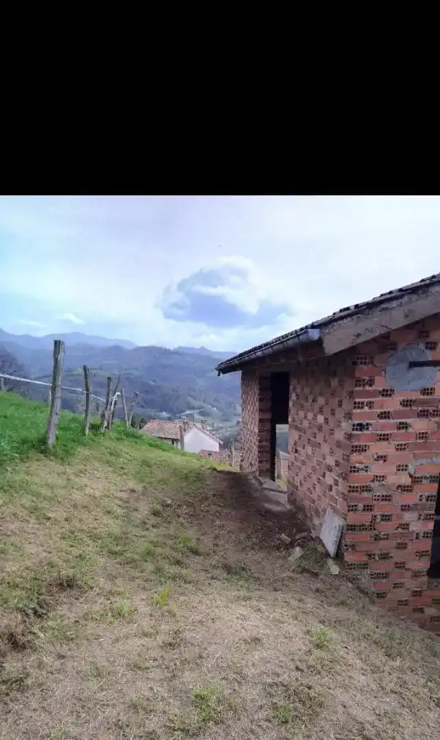 Vista exterior de Casa adosada en venta en Bimenes con Jardín privado