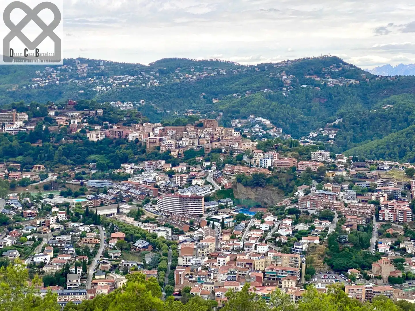 Vista exterior de Casa o chalet en venta en Corbera de Llobregat con Calefacción, Jardín privado y Terraza