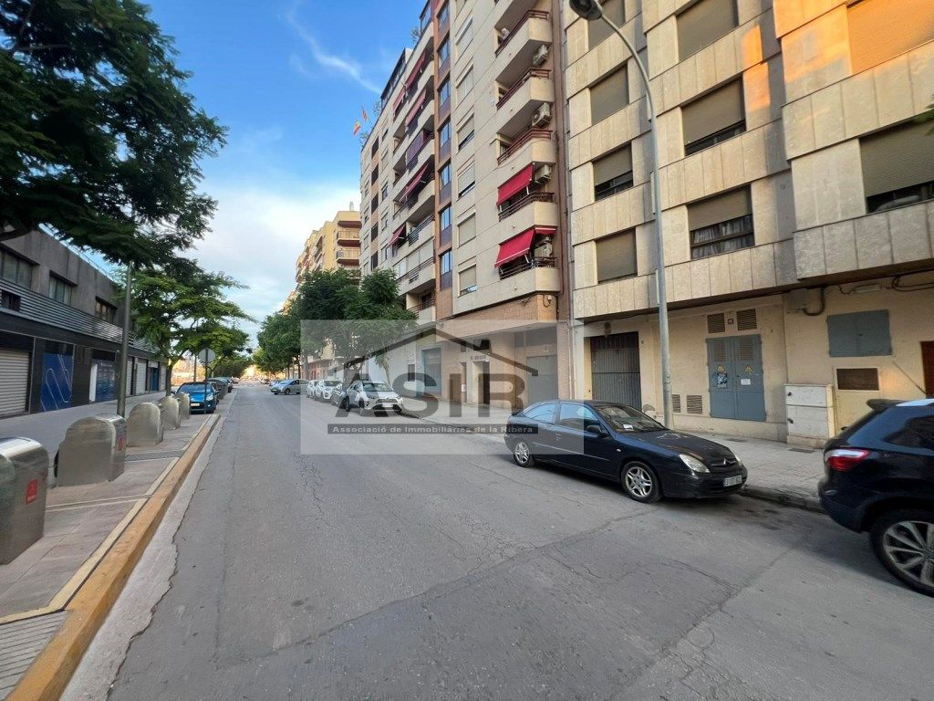 Exterior view of Garage for sale in Alzira