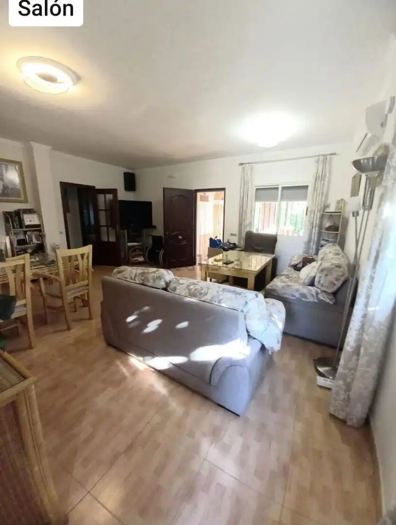 Sala d'estar de Casa o xalet en venda en Córdoba amb Traster